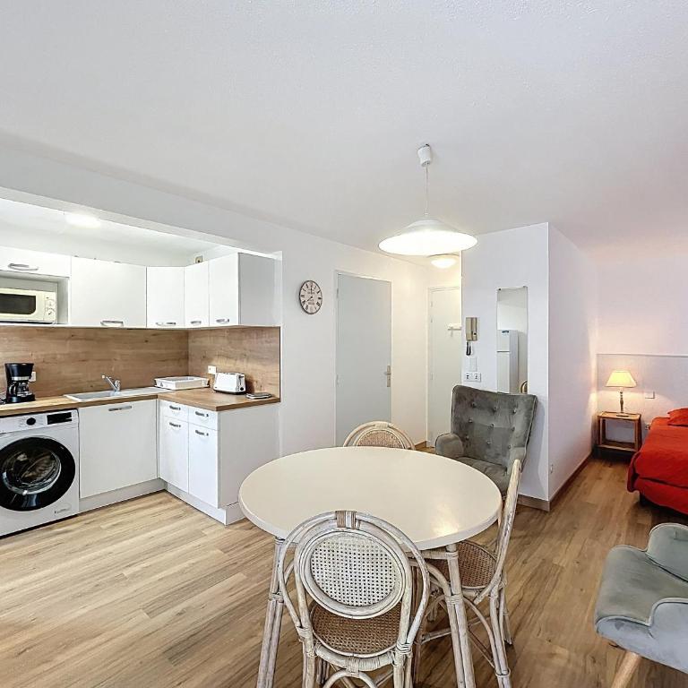 Studio cosy proche Thermes et centre-ville avec terrasse, animaux acceptés – Lamalou-les-Bains - FR-1-451-67 - Studio - 1