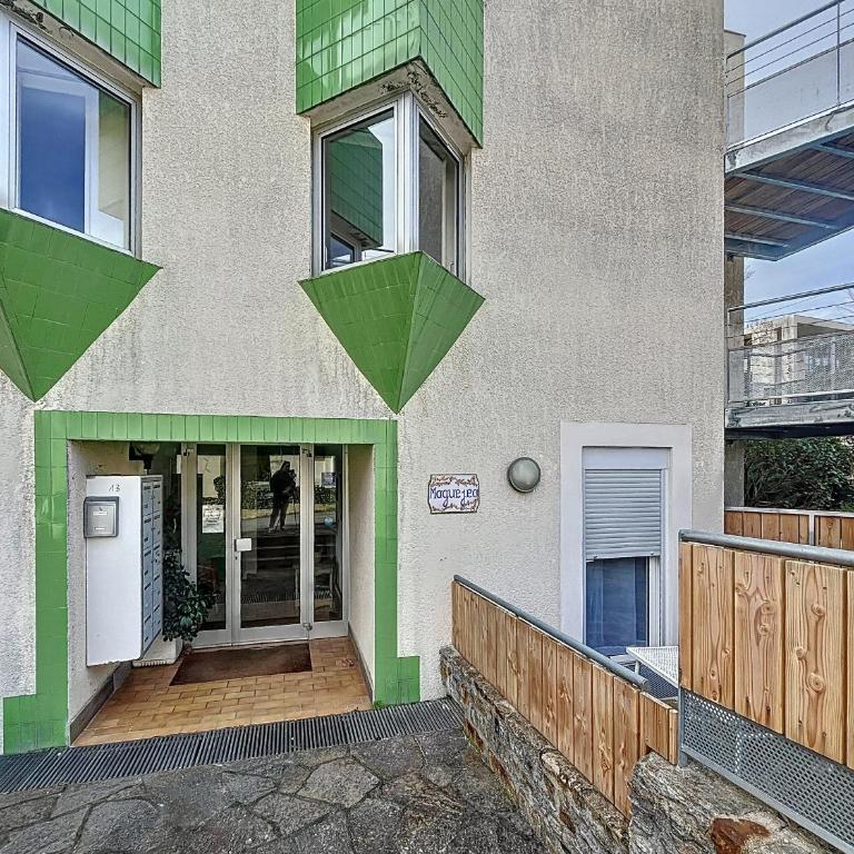 Charmant F2 avec Terrasse, Proche Thermes et Centre-Ville - Animaux Bienvenus, Wifi Inclus - FR-1-451-205 - Apartamento de 1 dormitorio - 22