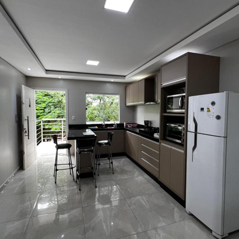 Apartamento aconchegante com estacionamento privado - Family Suite with Balcony - 7