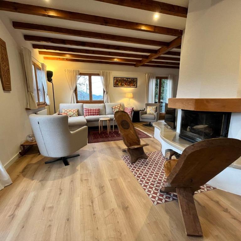 Chalet rénové à Samoëns - Calme et confort avec terrasse - FR-1-624-178 - Chalet - 2