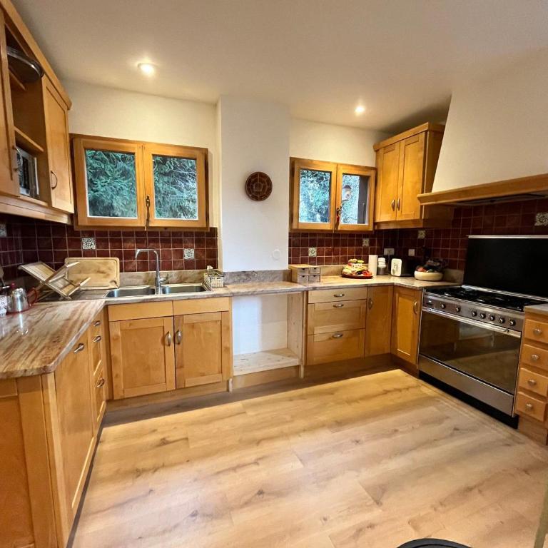 Chalet rénové à Samoëns - Calme et confort avec terrasse - FR-1-624-178 - Chalet - 5