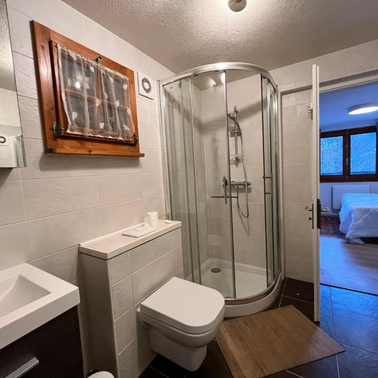 Chalet rénové à Samoëns - Calme et confort avec terrasse - FR-1-624-178 - Chalet - 11