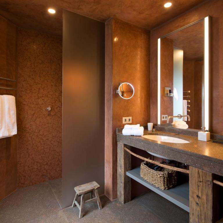 Townhouse Weisses Kreuz Boutiquehotel - Deluxe Doppelzimmer - 3