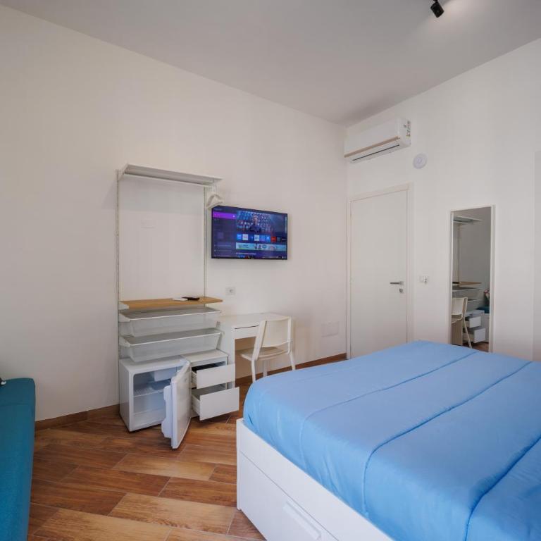 Tony Suites Napoli - Camera Tripla con Balcone - 20