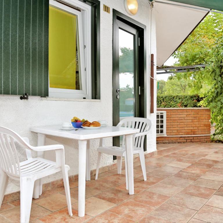 Camping Cisano - San Vito - Bungalow (2 Adulti) - 1