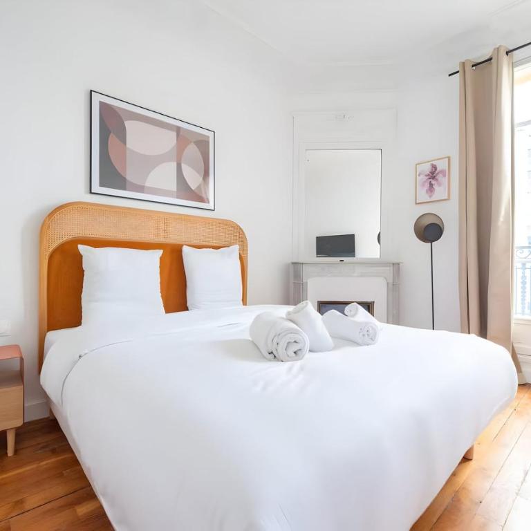 TBS 325 - Superb apartment with Eiffel Tower view - Appartement 2 Chambres - 12