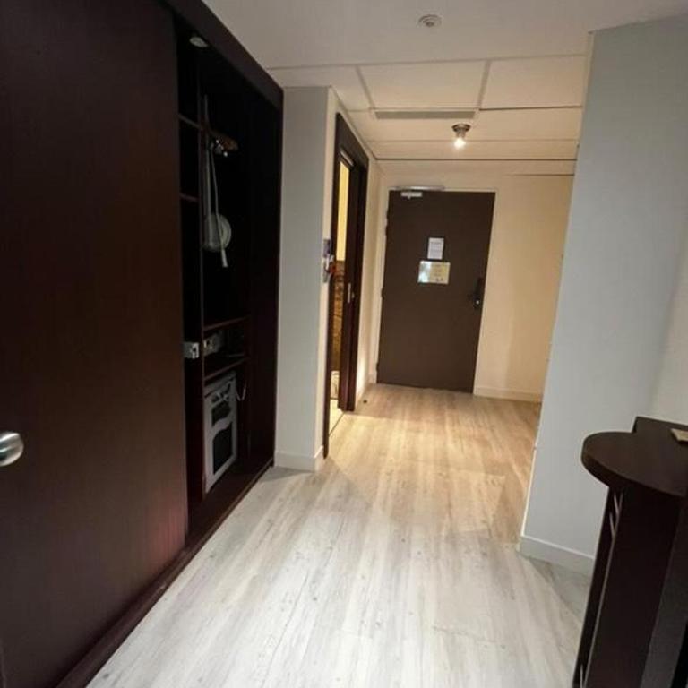Hôtel 17.4 - Lycée d'Hôtellerie et de Tourisme - Chambre Double de Luxe avec Baignoire Spa - 3