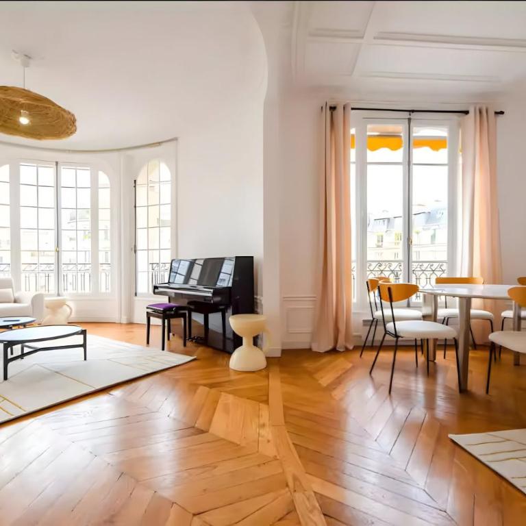 TBS 324 - Superb apartment with Eiffel Tower view - Appartement 2 Chambres - 4