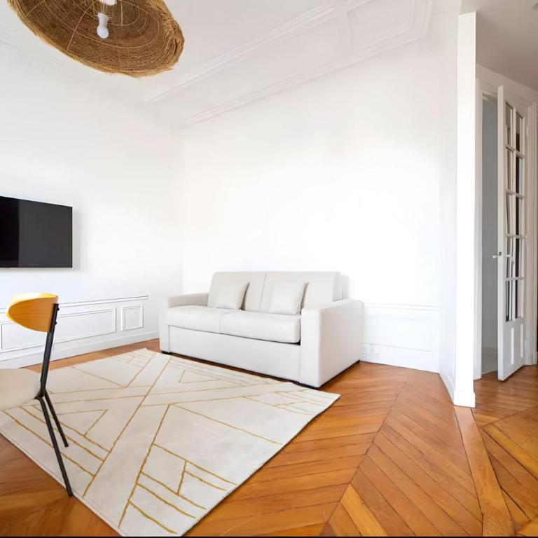 TBS 324 - Superb apartment with Eiffel Tower view - Appartement 2 Chambres - 7
