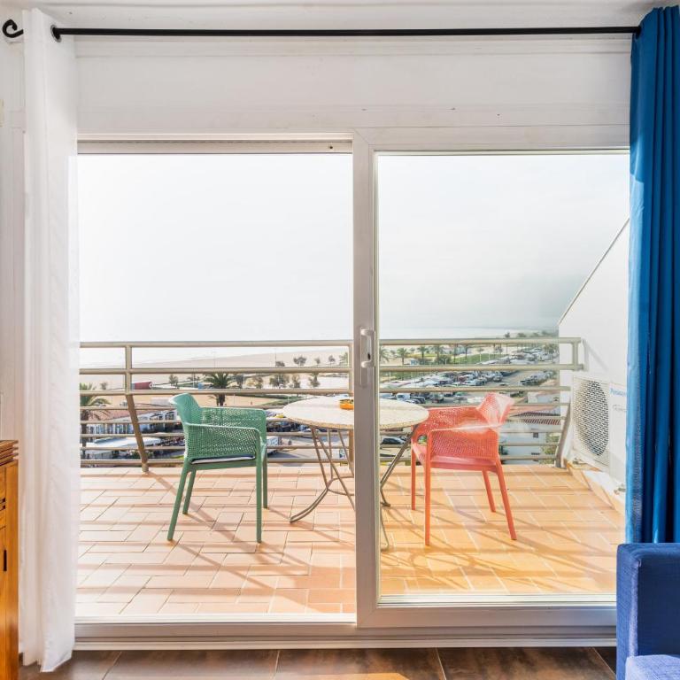 WELCS APARTAMENTO 221 EMP frente al mar - Apartamento con balcón - 10