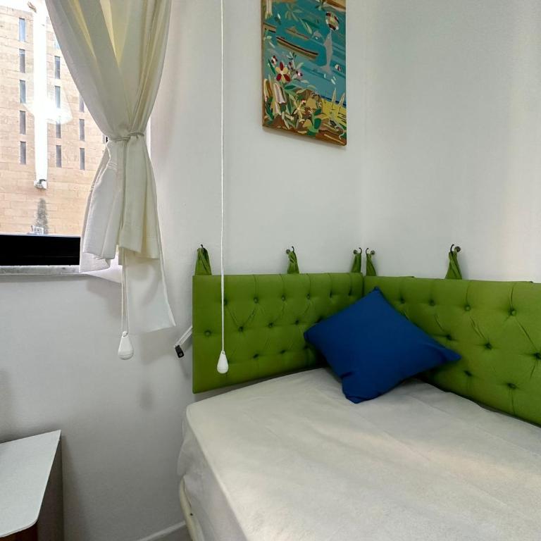 Appartamenti Vacanze Mare - Appartamento con 2 Camere da Letto, Terrazza e Vista Mare - 3