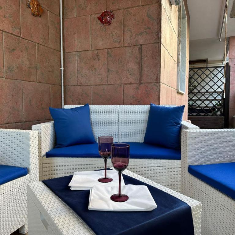 Appartamenti Vacanze Mare - Appartamento con 2 Camere da Letto, Terrazza e Vista Mare - 8