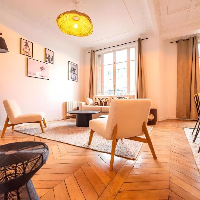 TBS 326 - Superb apartment with Eiffel Tower view - Appartement 2 Chambres - 2