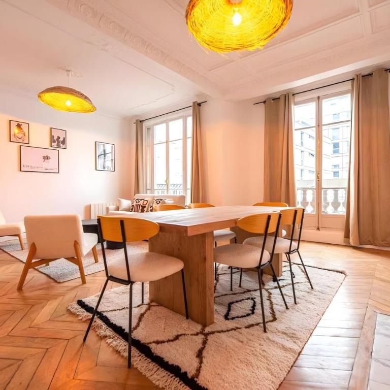 TBS 326 - Superb apartment with Eiffel Tower view - Appartement 2 Chambres - 6