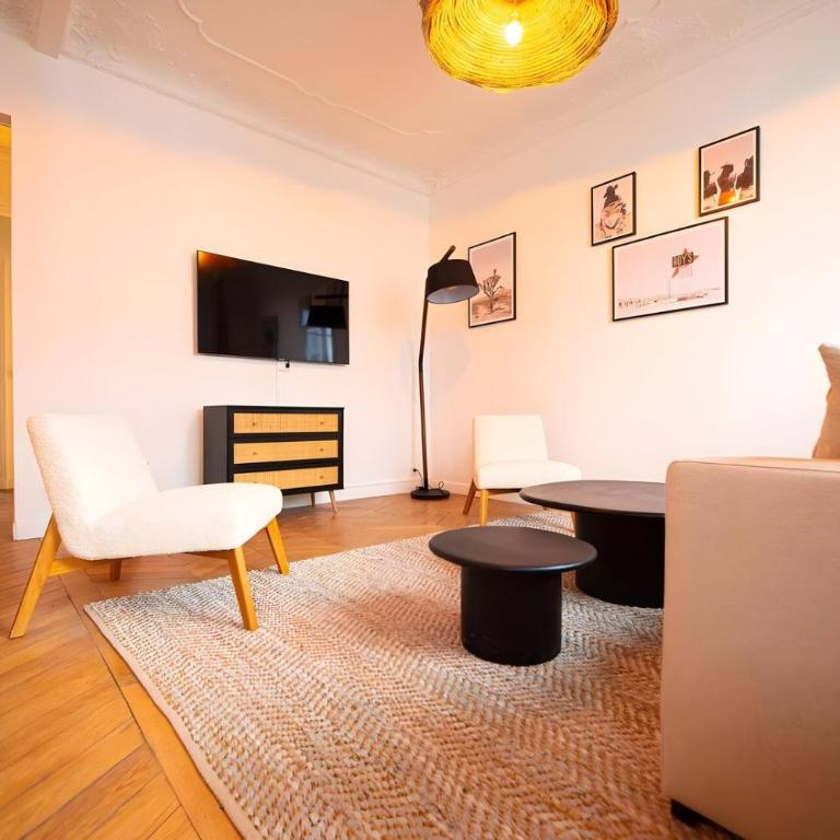 TBS 326 - Superb apartment with Eiffel Tower view - Appartement 2 Chambres - 4