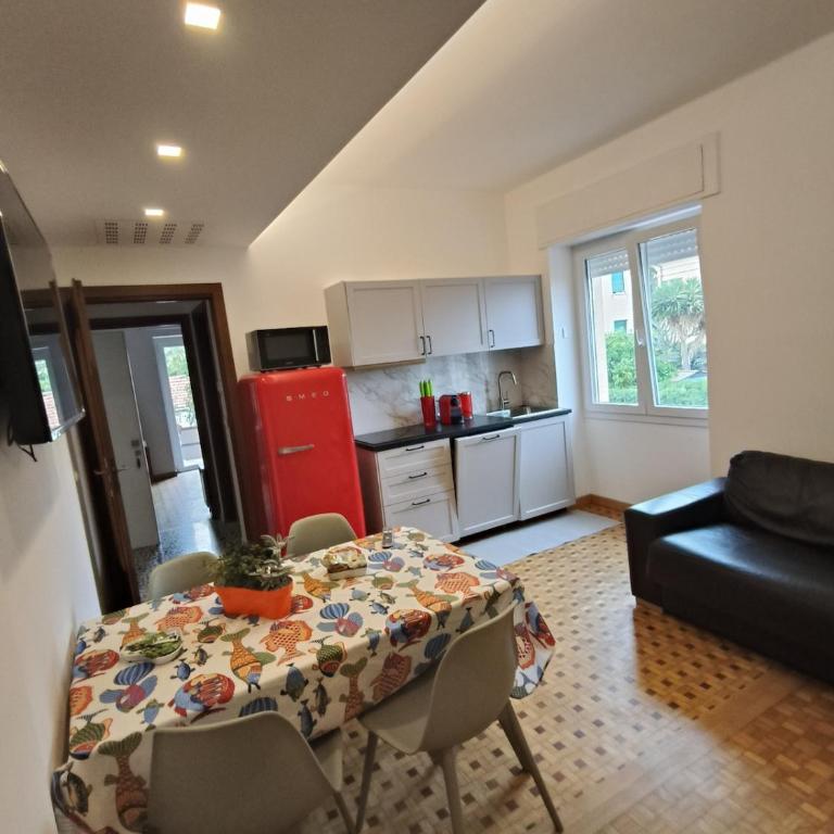 New Seaside Apartment, 10m to the beach, WI-FI&TERRACE - Two-Bedroom Apartment with Balcony - 19
