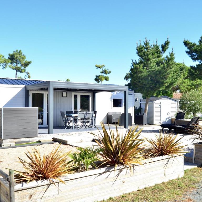 Chalet pour 6 à St-Hilaire - Piscine chauffée - Chalet - 1