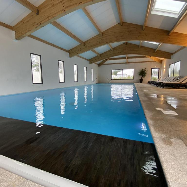 Chalet pour 6 à St-Hilaire - Piscine chauffée - Chalet - 5