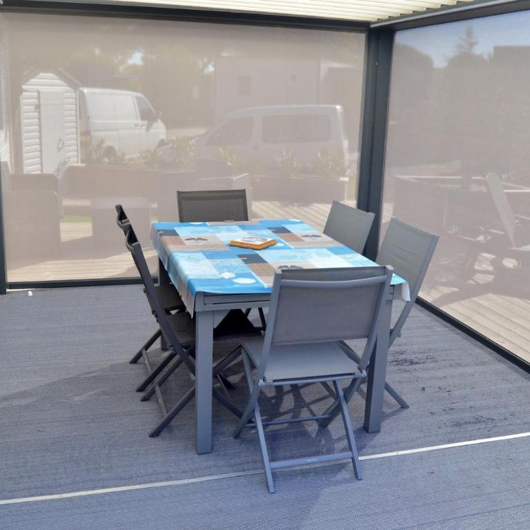 Chalet pour 6 à St-Hilaire - Piscine chauffée - Chalet - 11
