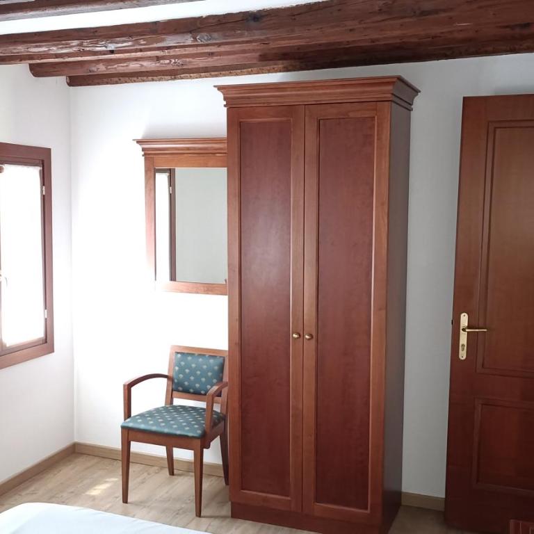 Alloggi Marinella - Camera Familiare con Bagno Privato - 9