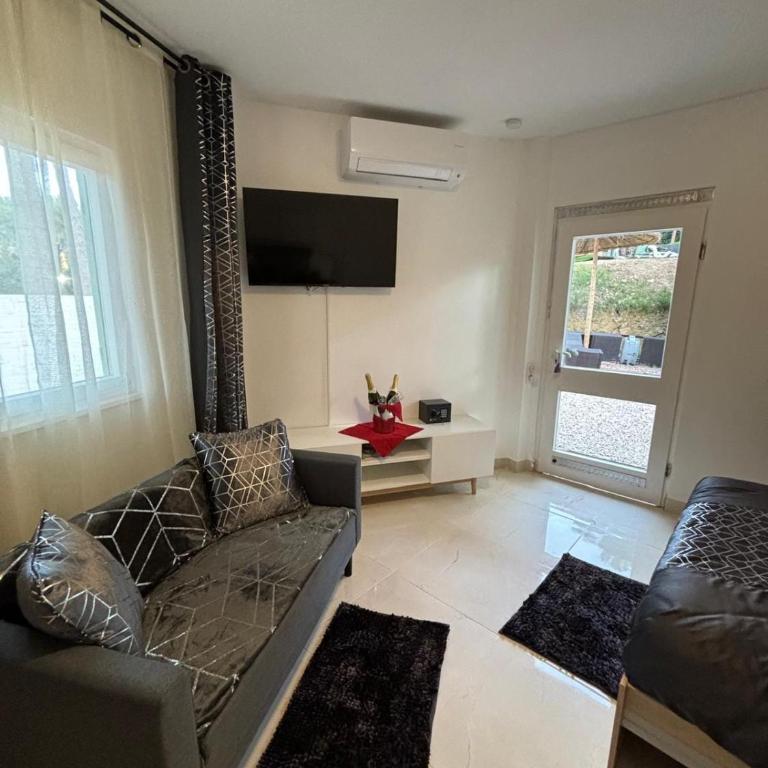 Bentley studio - One-Bedroom Apartment - 4