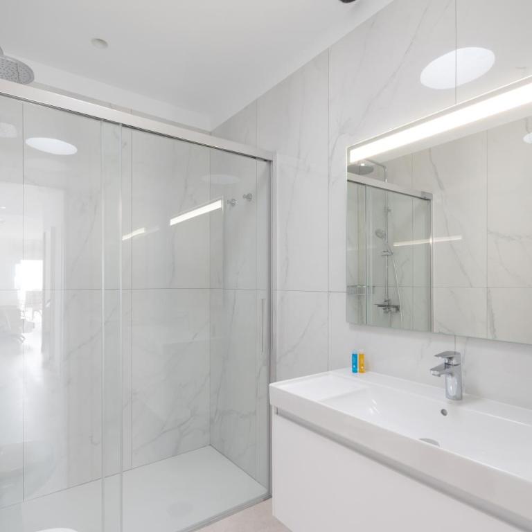 Blancazul Deluxe Casa Domingo - One-Bedroom Apartment with Balcony and Sea View - 3