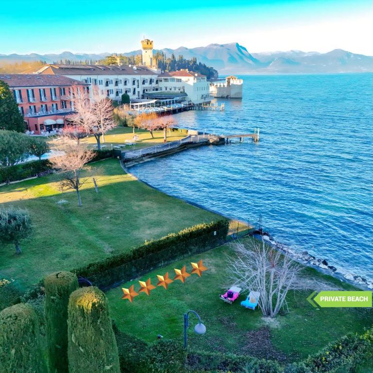 Eden Lake view and private beach renovated in 2025 DesenzanoLoft Official Partner Homes & Villas by Marriott Bonvoy - Appartamento con 2 Camere da Letto e Vista Lago - 6