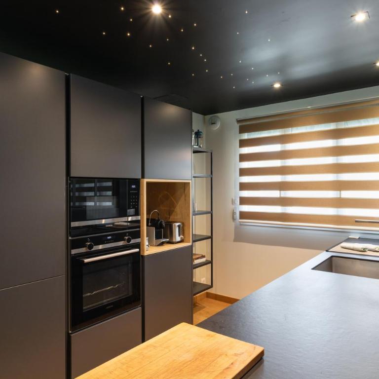 Maison Trégain - Grand Jardin et Terrasse - Three-Bedroom House - 9