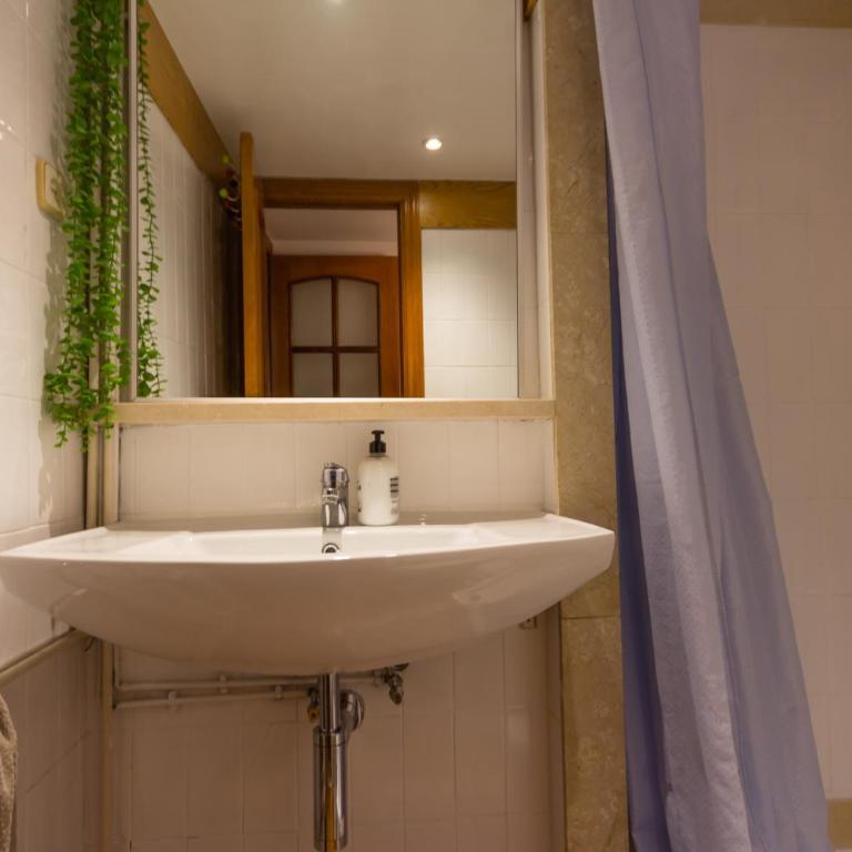 INNOUTHOME Apartamento Eixample Barcelona - Three-Bedroom Apartment - 53