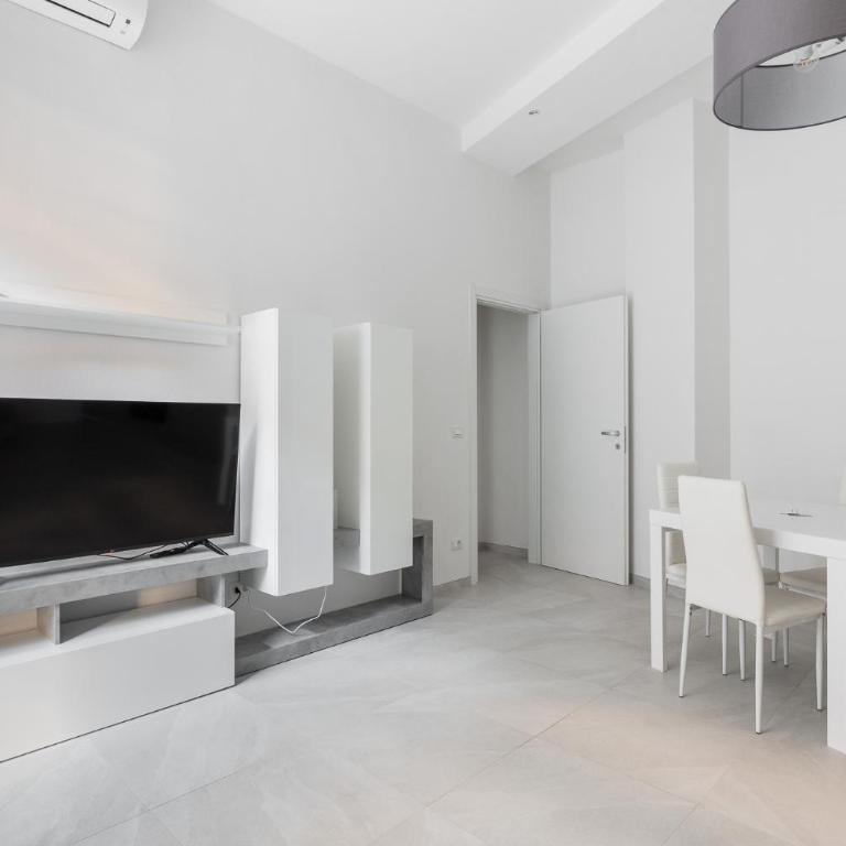 Via del Rondone 1-2 - Appartamento con 1 Camera da Letto - 16