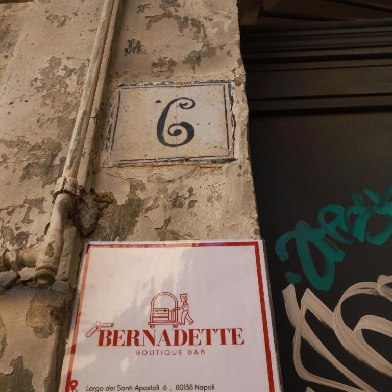 Bernadette Boutique - One-Bedroom Apartment - 8