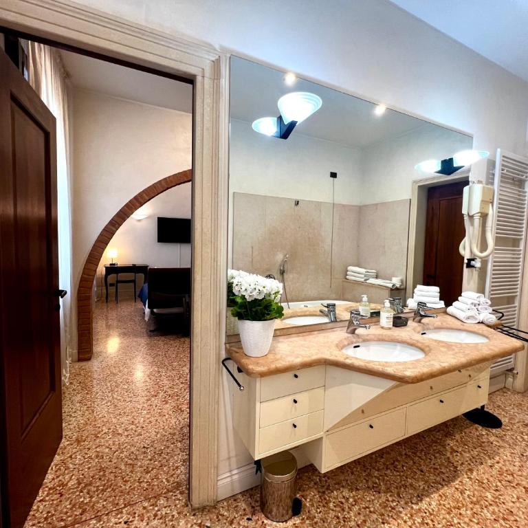Locazione Turistica Joyful Padova - Camera Tripla con Bagno Privato - 9