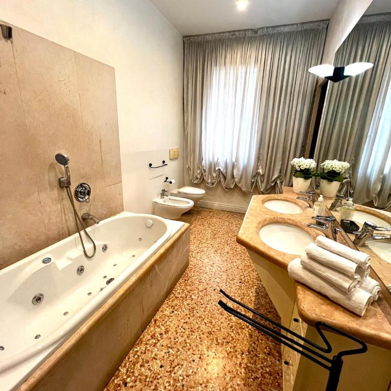 Locazione Turistica Joyful Padova - Camera Tripla con Bagno Privato - 10