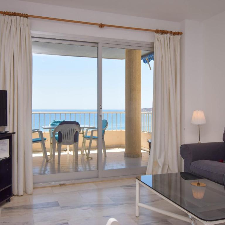 Ref 257 Apartamento en primera línea de playa con impresionantes vistas al Mediterráneo - Apartamento de 2 dormitorios con vistas al océano - 3