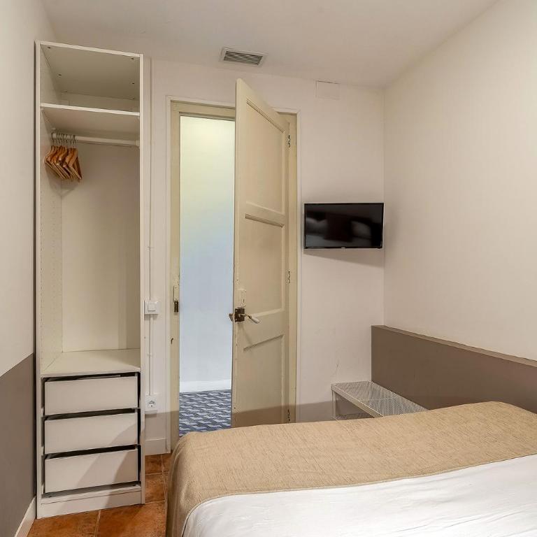 AB Bailen Apartments - Five-Bedroom Apartment with Private Terrace - 20