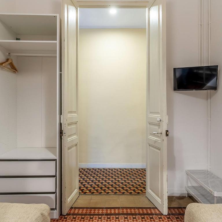 AB Bailen Apartments - Five-Bedroom Apartment with Private Terrace - 6