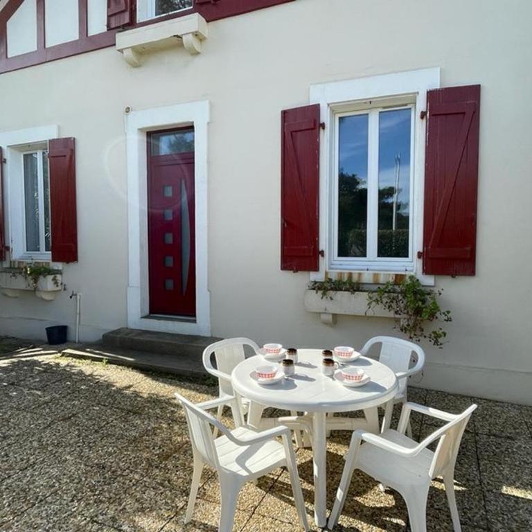 Appartement cosy avec terrasse, jardin et parking à 200m de la plage - FR-1-413-111 - Appartement (4 Adultes) - 8