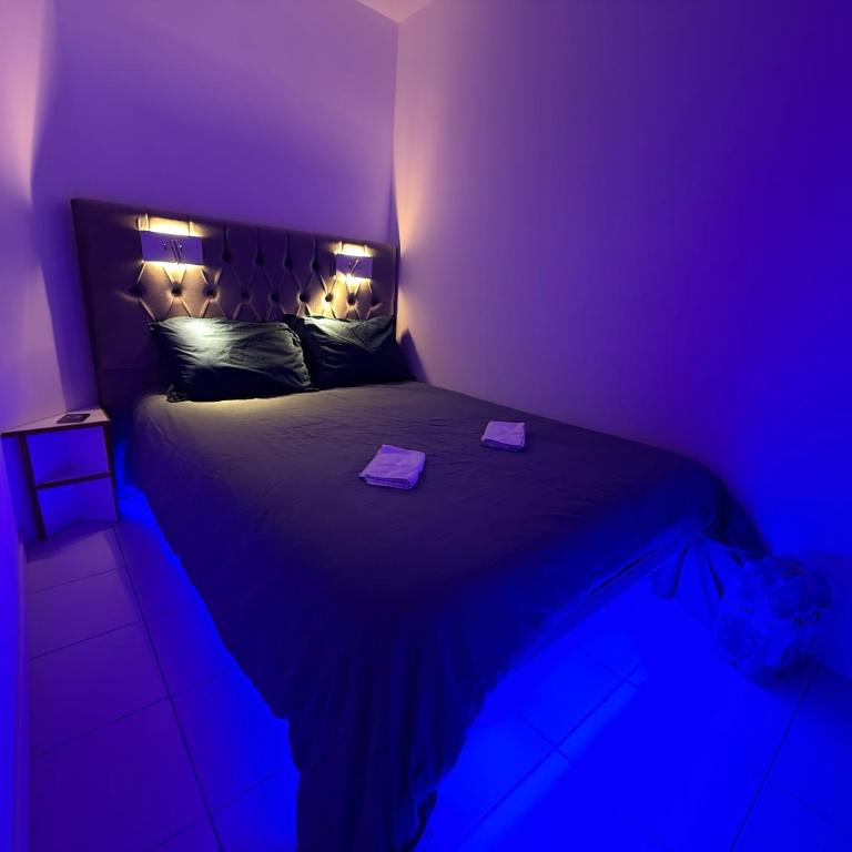 EXCEPTIONNEL sur CANNES vue mer piscine - Appartement 1 Chambre - 9