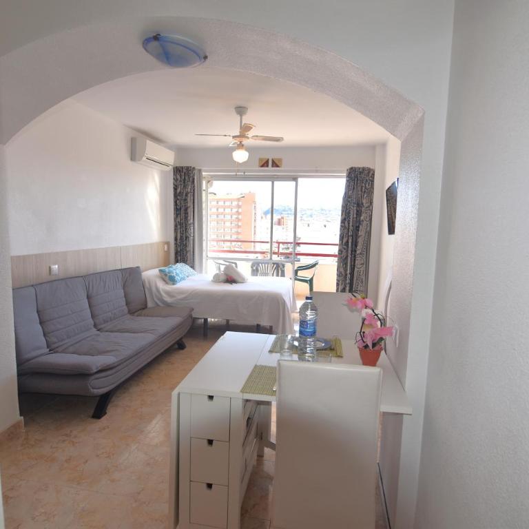 RNET - 600 Llevant 04-06 A - One-Bedroom Apartment - 4