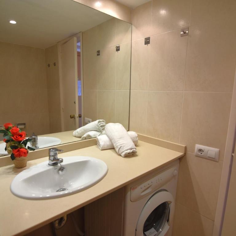 RNET - 600 Llevant 04-06 A - One-Bedroom Apartment - 12