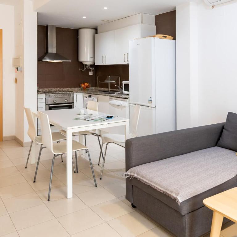 Hideout 26 - Three-Bedroom Duplex Apartment - 1