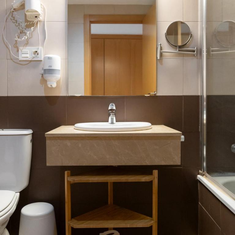 Hideout 26 - Three-Bedroom Duplex Apartment - 4