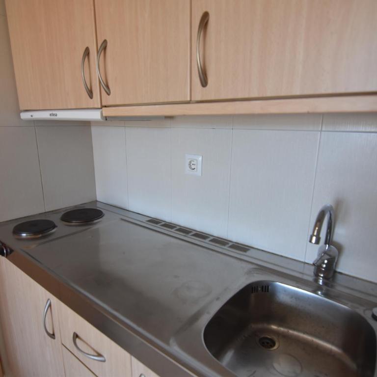 RNET - 600 Llevant 04-06 B - One-Bedroom Apartment - 11