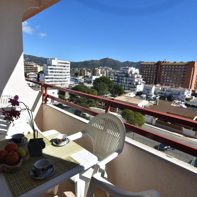 RNET - 600 Llevant 04-06 B - One-Bedroom Apartment - 1
