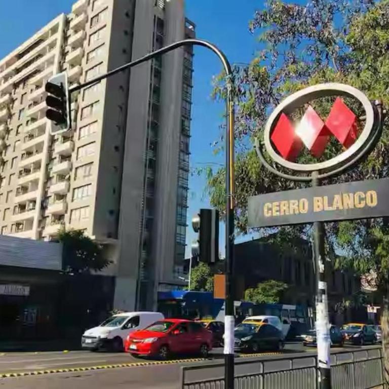 Departamento con vista a Santiago frente al metro - Apartamento de 1 dormitorio - 14