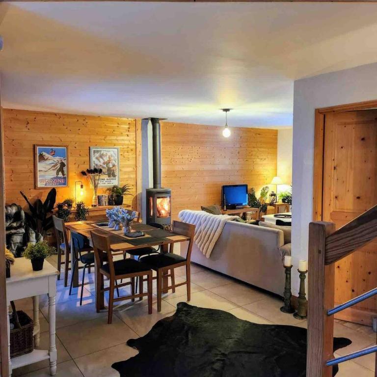 Chalet Abricotine, sleeps 10, Hot tub - Maison de Vacances - 5