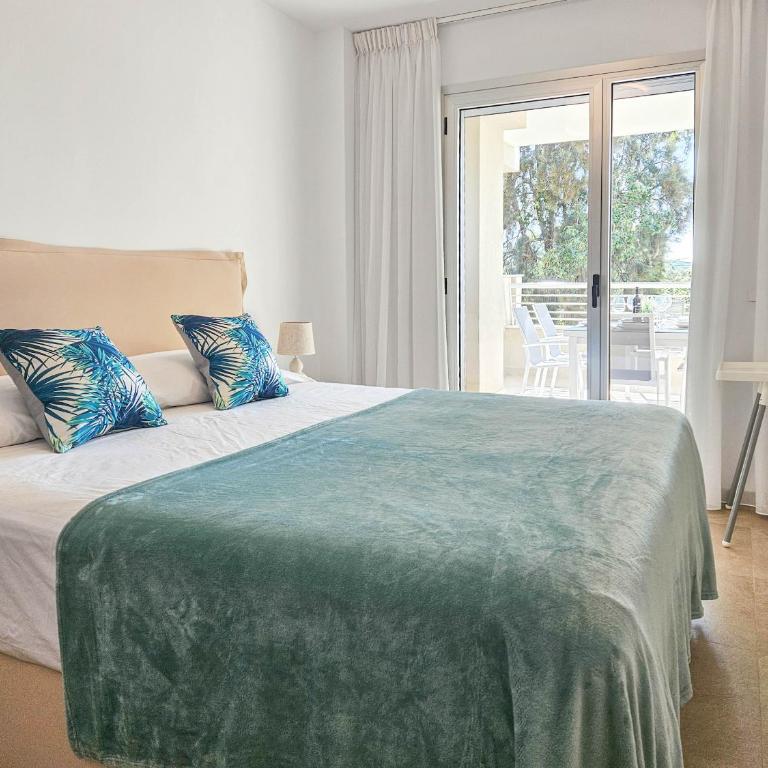 Two bedroom apartment in Sunny Golf, Estepona - Apartamento de 2 dormitorios con terraza - 15