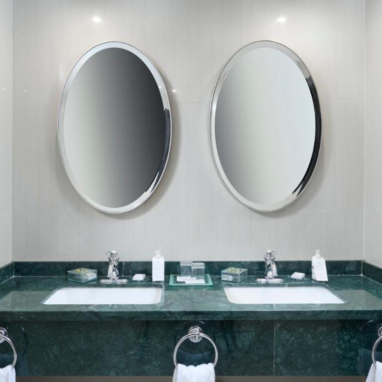 Renaissance Caracas La Castellana Hotel - Suite Executive con cama extragrande y vistas a la ciudad - 4