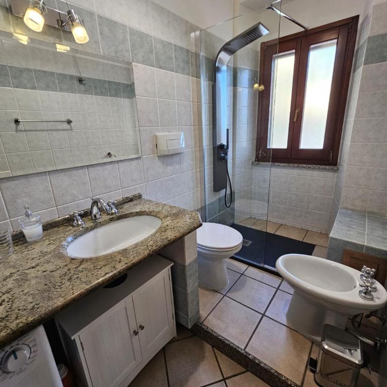 Bright Port View Apartment- Secondary Entrance Free Parking - Appartamento con 2 Camere da Letto - 24