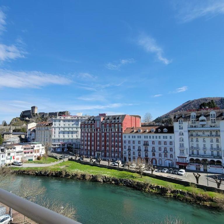 Le PRESTIGE du SANCTUAIRE - Three-Bedroom Apartment - 12